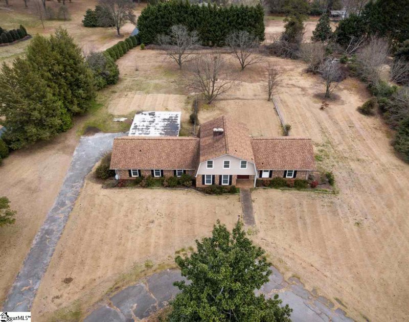 Property image 3 at 105 Raven Road, Greenville, SC 29615