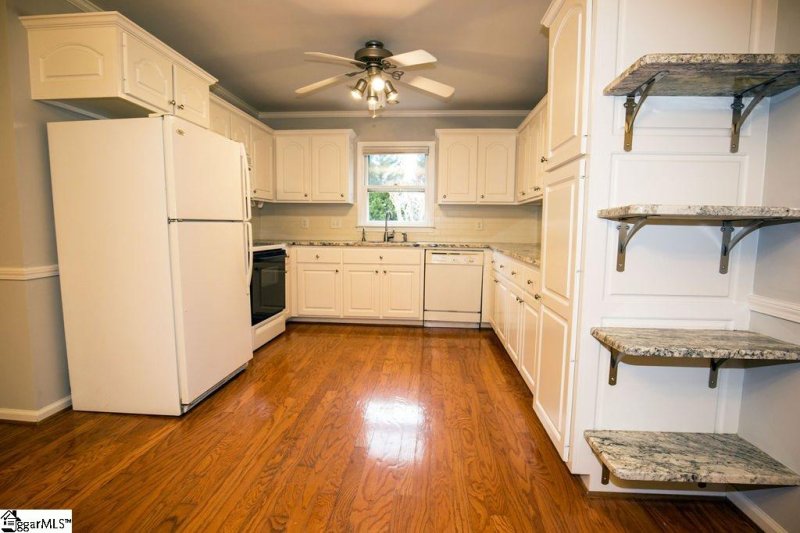 Property image 3 at 112-B Pinnacle Lane, Easley, SC 29642