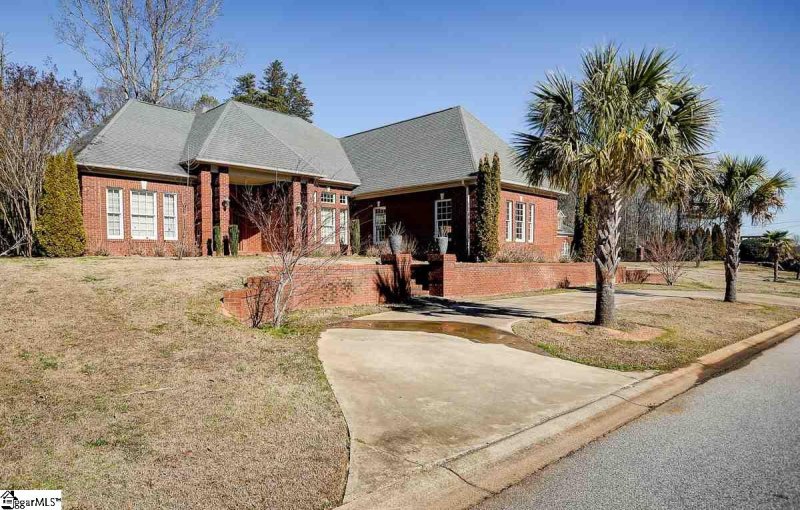 2 WOODLAND HILLS Lane