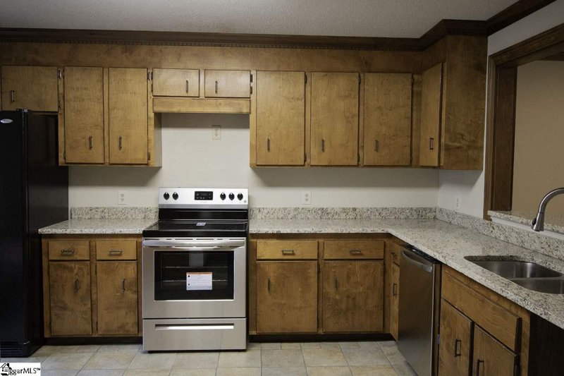 Property image 3 at 17 Club Pointe, Taylors, SC 29687