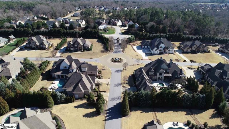 Property image 2 at 304 Chafford Court, Simpsonville, SC 29681