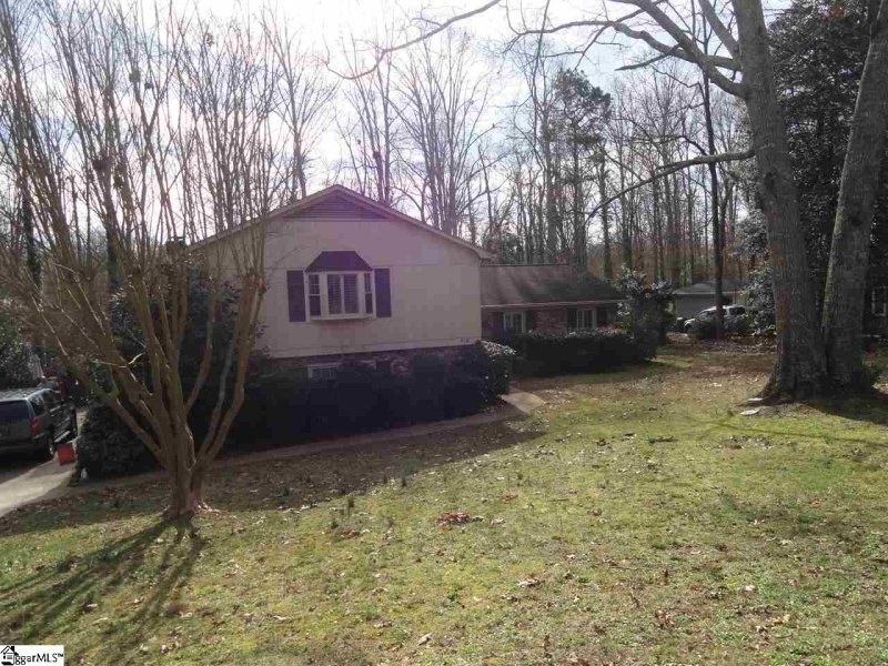 Property image 3 at 512 Lancelot Drive, Simpsonville, SC 29681