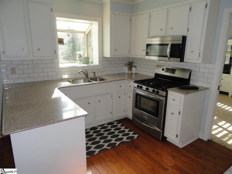 Property image 4 at 512 Lancelot Drive, Simpsonville, SC 29681