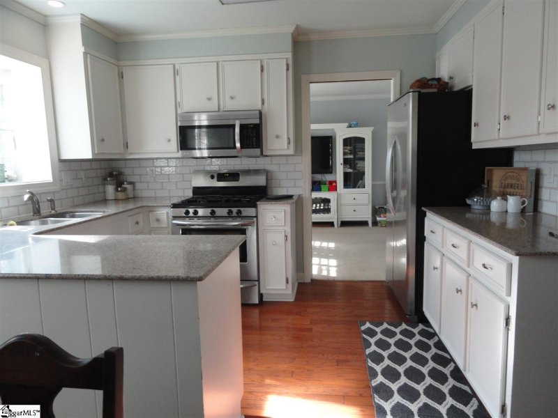 Property image 5 at 512 Lancelot Drive, Simpsonville, SC 29681