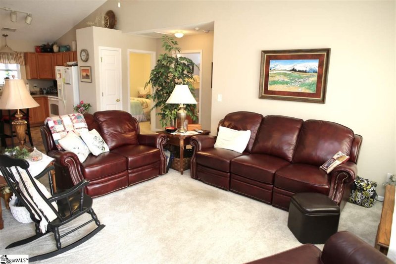 Property image 2 at 2 Reid Valley Court, Taylors, SC 29687