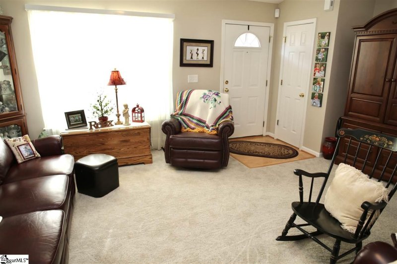 Property image 3 at 2 Reid Valley Court, Taylors, SC 29687