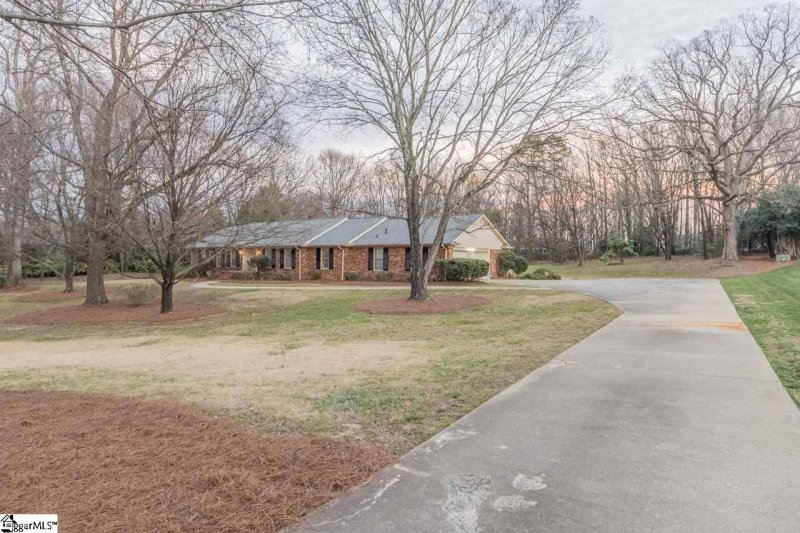 Property image 3 at 10 Graystone Road, Greenville, SC 29615