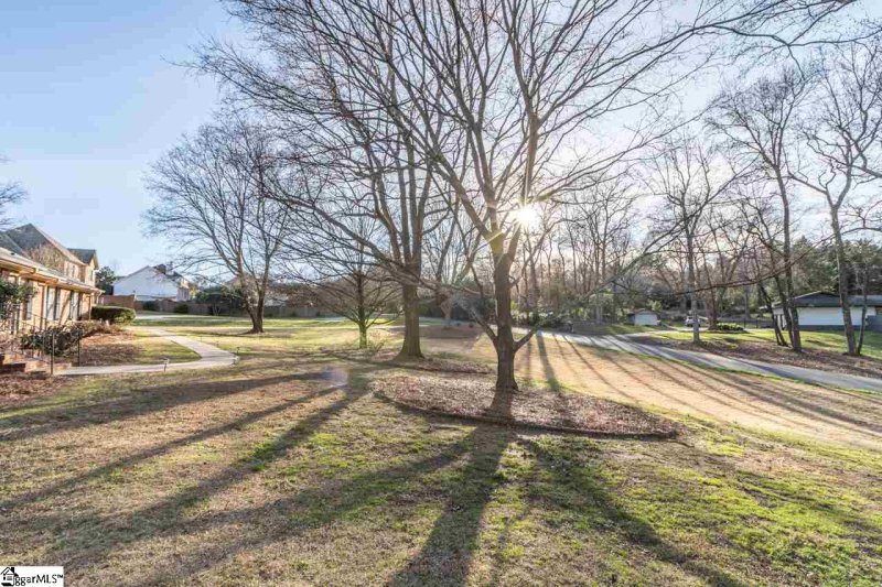 Property image 4 at 10 Graystone Road, Greenville, SC 29615