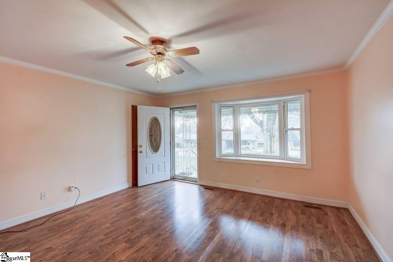 Property image 3 at 109 Center Drive, Greer, SC 29651