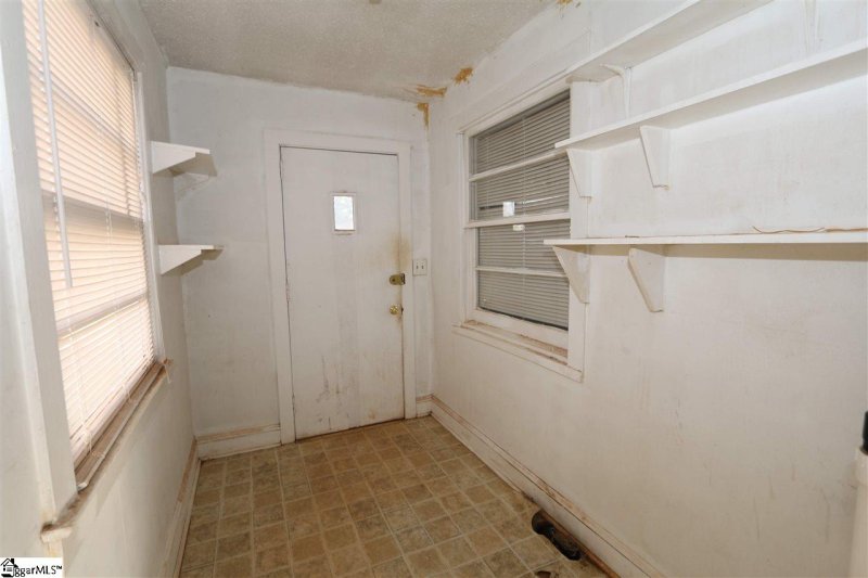 Property image 4 at 16 Essex Court, Greenville, SC 29609