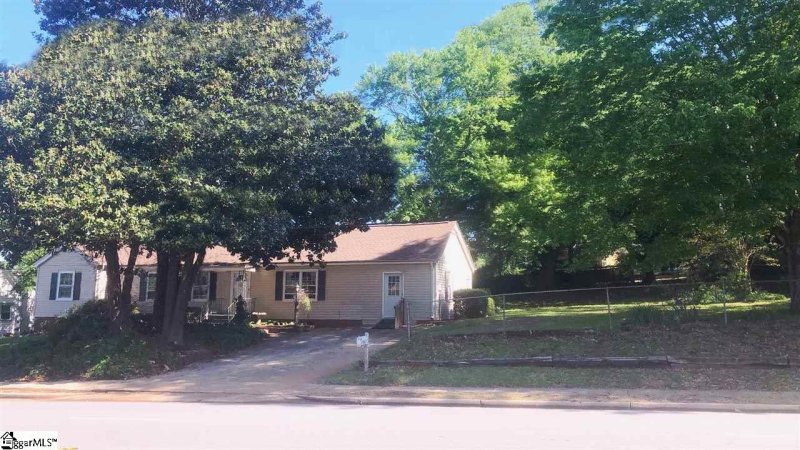 Property image 2 at 920 N Franklin Road, Greenville, SC 29617