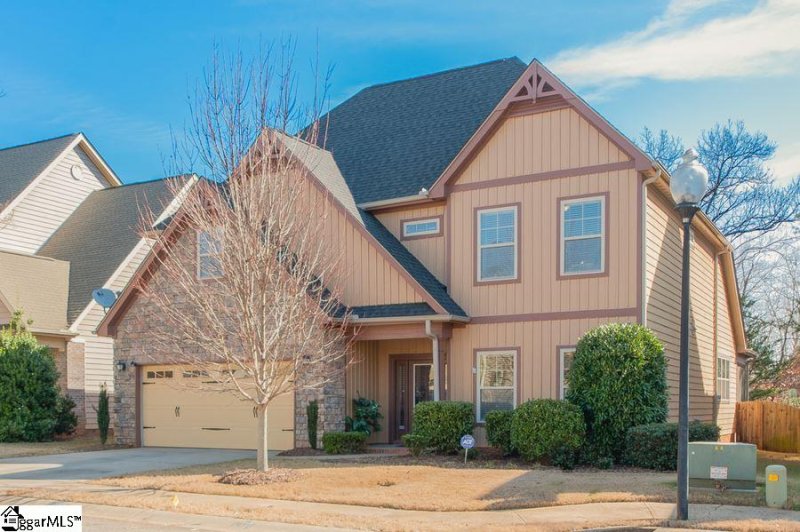 Property image 2 at 202 N Radcliff Way, Spartanburg, SC 29301