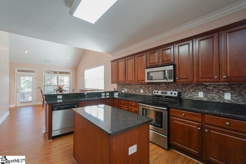 Property image 5 at 202 N Radcliff Way, Spartanburg, SC 29301