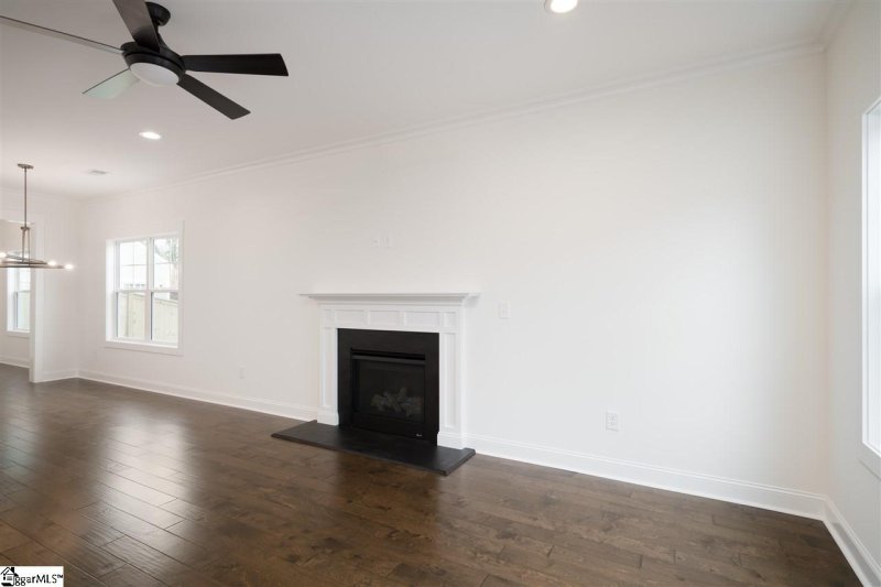 Property image 4 at 120 Greenridge Drive, Greenville, SC 29607