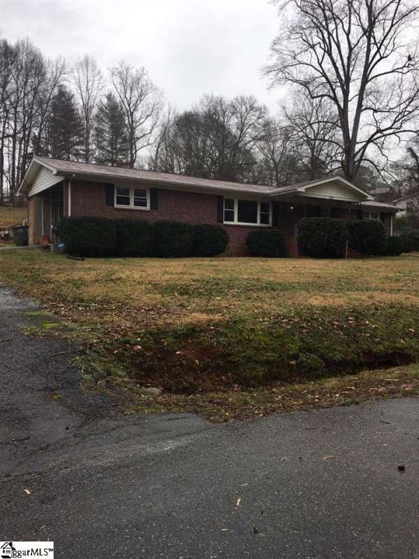 Property image 3 at 214 Knollview Drive, Greenville, SC 29611