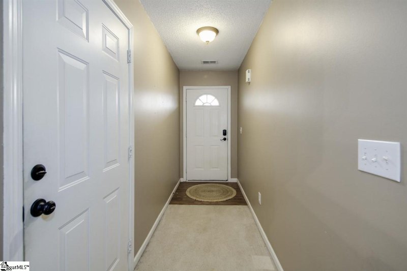 Property image 2 at 506 Crescentwood Court, Taylors, SC 29687-5544