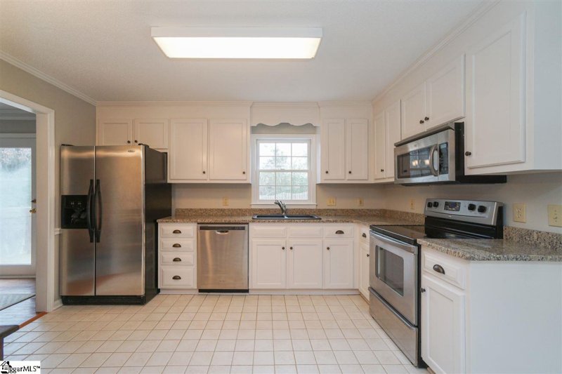 Property image 2 at 100 Treebrooke Drive, Greenville, SC 29607