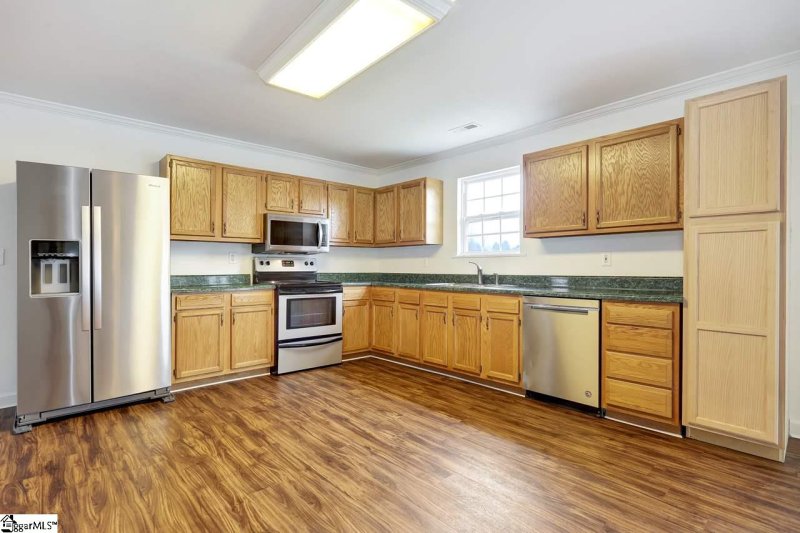 Property image 3 at 100 Malibu Court, Greenville, SC 29611