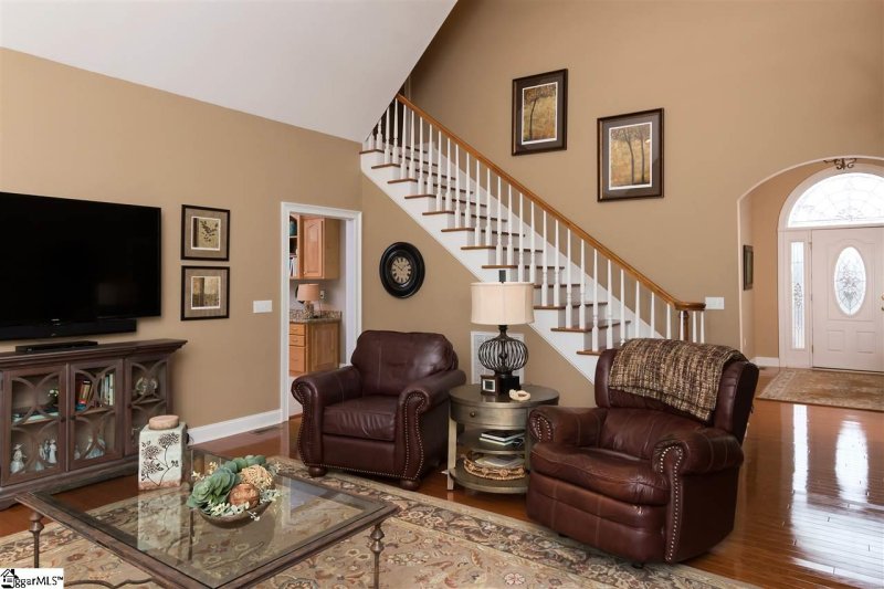 Property image 3 at 1705 Cross Creek Drive, Seneca, SC 29678