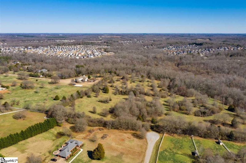 Property image 2 at 25924 Gilder Creek Drive, Simpsonville, SC 29681