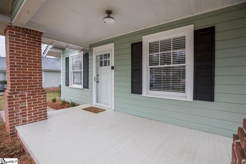 Property image 3 at 4 Maplecroft Street, Greenville, SC 29609