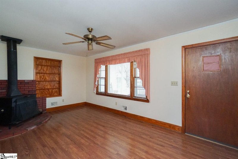 Property image 4 at 110 Ivydale Drive, Greenville, SC 29609