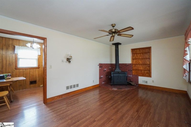 Property image 5 at 110 Ivydale Drive, Greenville, SC 29609