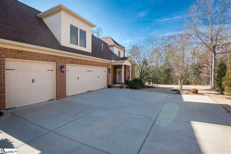 Property image 2 at 113 LEDGESTONE Way, Greer, SC 29651