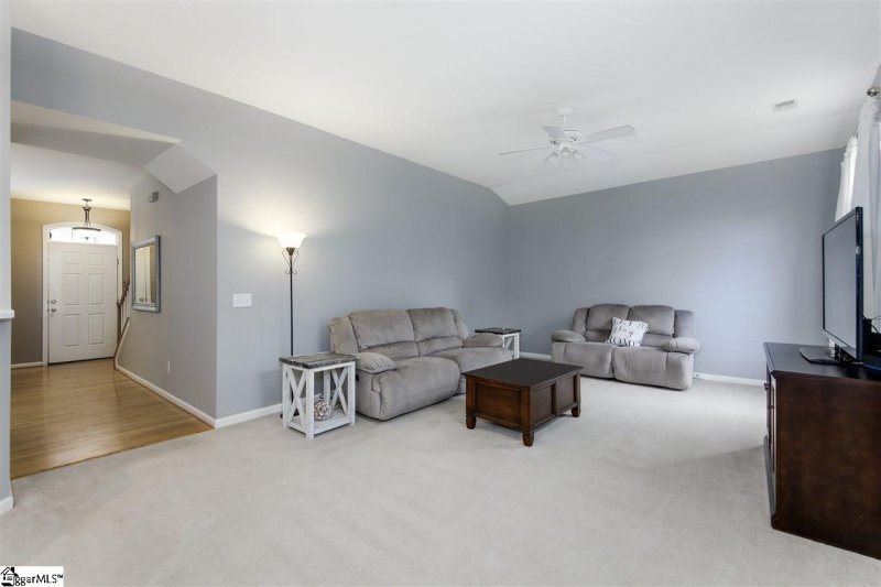 Property image 4 of 121 Laurel Meadows Parkway in Laurel Meadows, Greenville, SC 29607