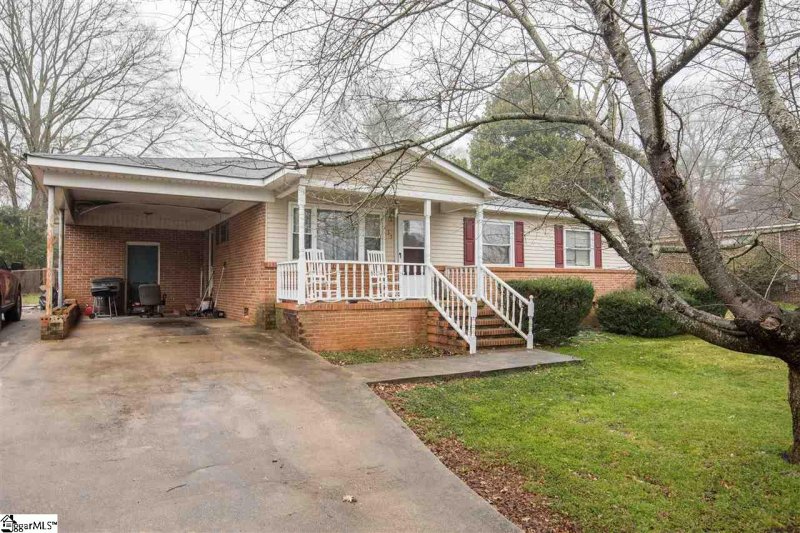 Property image 2 at 35 Montis Drive, Greenville, SC 29617