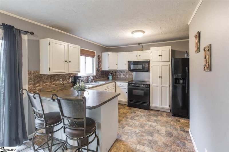 Property image 3 at 35 Montis Drive, Greenville, SC 29617