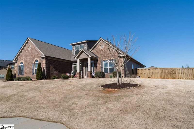 Property image 2 at 131 Harbrooke Circle, Greer, SC 29651