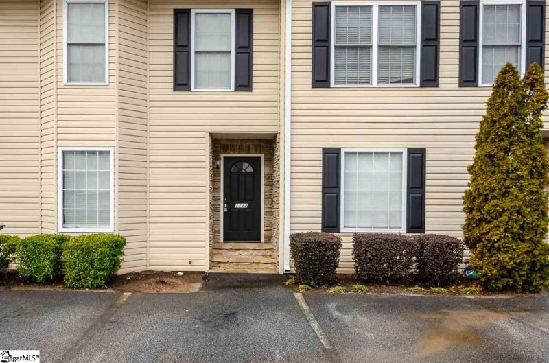 Property image 2 at 1122 E Lee Road, Taylors, SC 29687