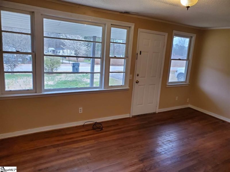 Property image 2 at 435 S Fairfield Road, Greenville, SC 29605-5025