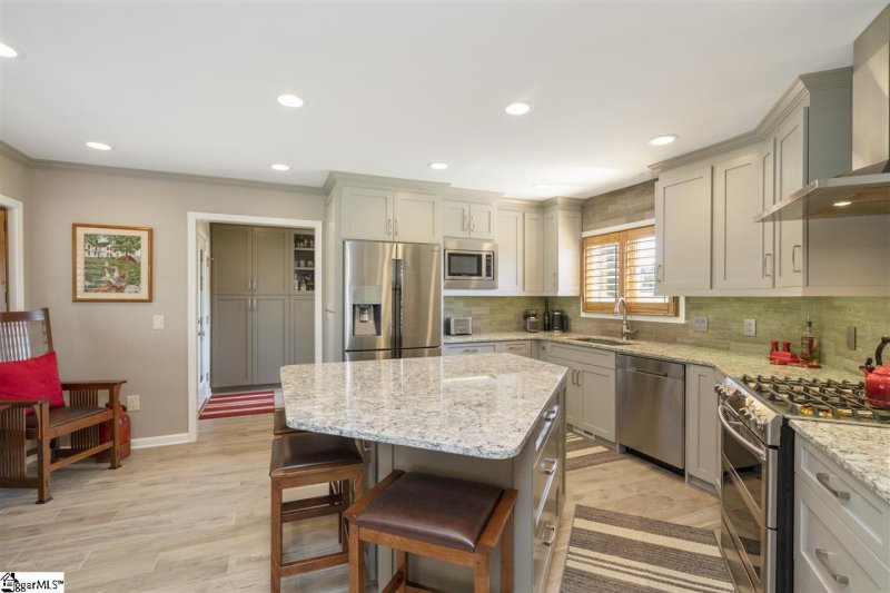 Property image 3 at 219 Ridge Way, Simpsonville, SC 29680