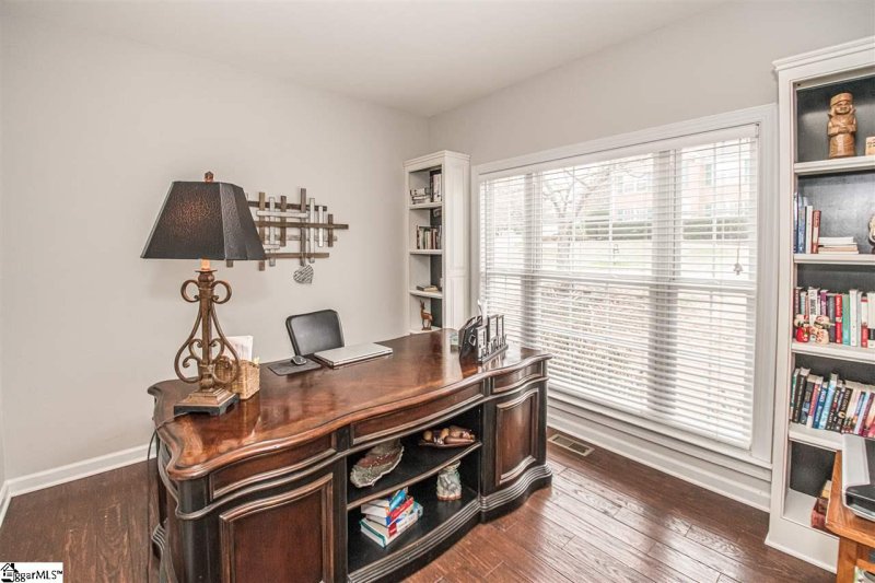 Property image 4 at 2 Wolf Den Drive, Greer, SC 29650