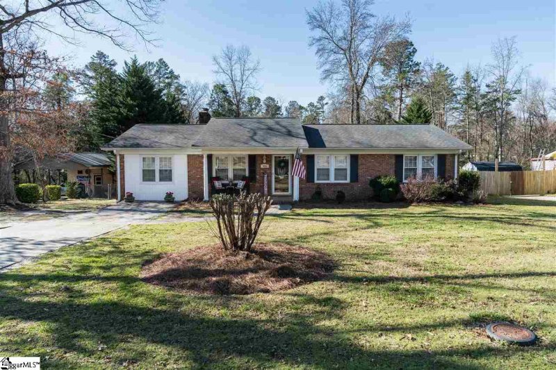 Property image 3 at 406 Heathwood Drive, Taylors, SC 29687