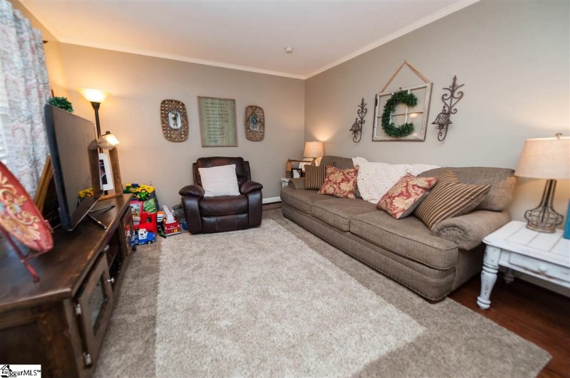 Property image 4 at 406 Heathwood Drive, Taylors, SC 29687