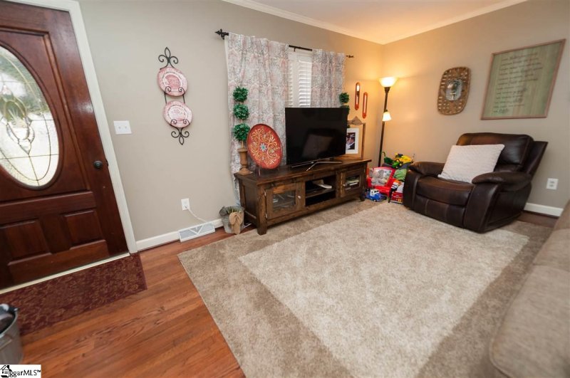 Property image 5 at 406 Heathwood Drive, Taylors, SC 29687