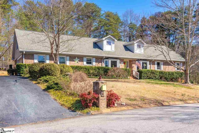 Property image 2 at 1 Cardinal Drive, Greenville, SC 29609