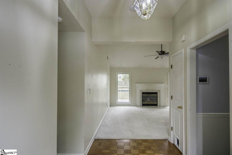 Property image 3 at 5 E Marley Lane, Simpsonville, SC 29681