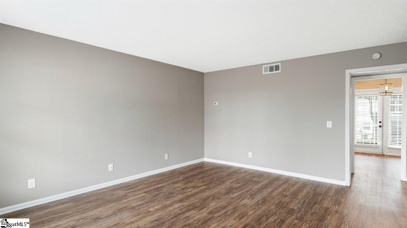 Property image 2 at 136 Shady Tree Drive, Taylors, SC 29687