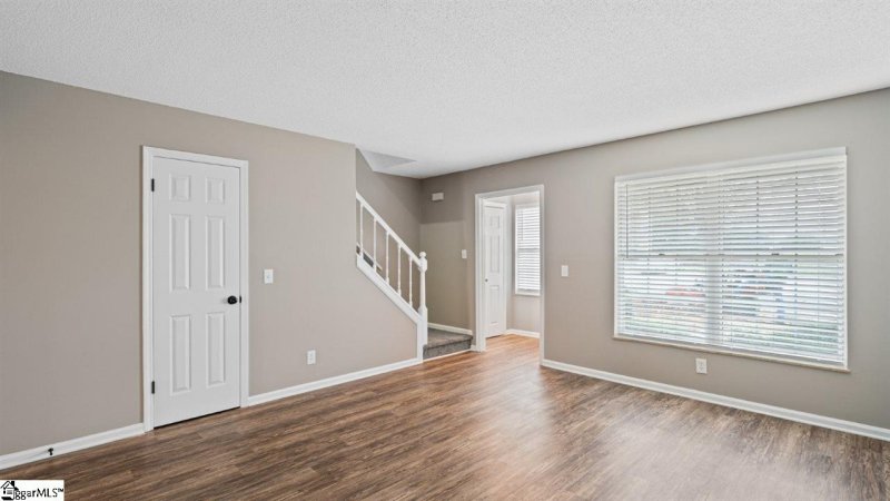 Property image 4 at 136 Shady Tree Drive, Taylors, SC 29687