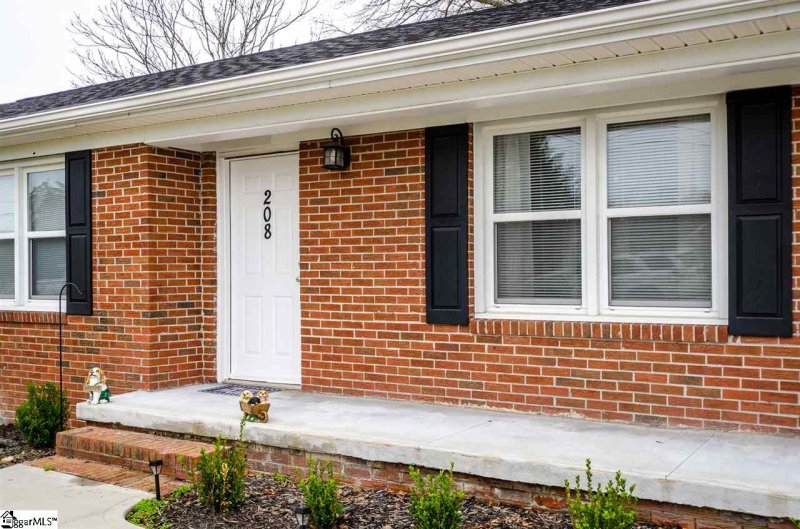 Property image 2 at 208 Hipps Avenue Avenue, Simpsonville, SC 29681