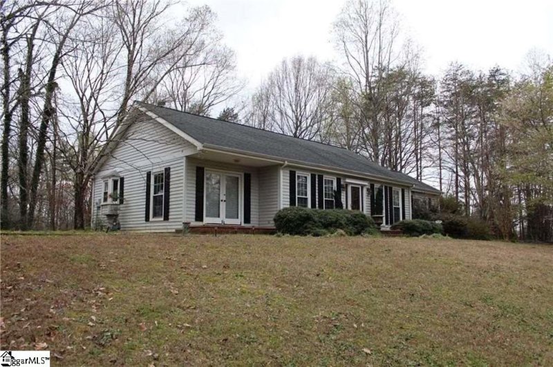 Property image 2 at 130 Pinetree Lane, Easley, SC 29640