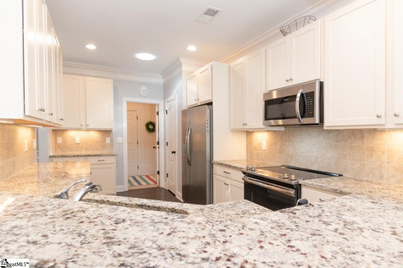 Property image 3 at 4 Morton Grove Lane, Simpsonville, SC 29681