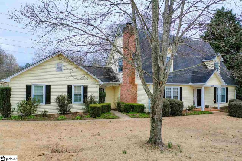 Property image 2 at 208 N Severn Circle, Easley, SC 29642