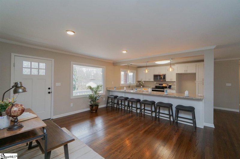 Property image 4 at 223 Lowndes Avenue, Greenville, SC 29607-1433