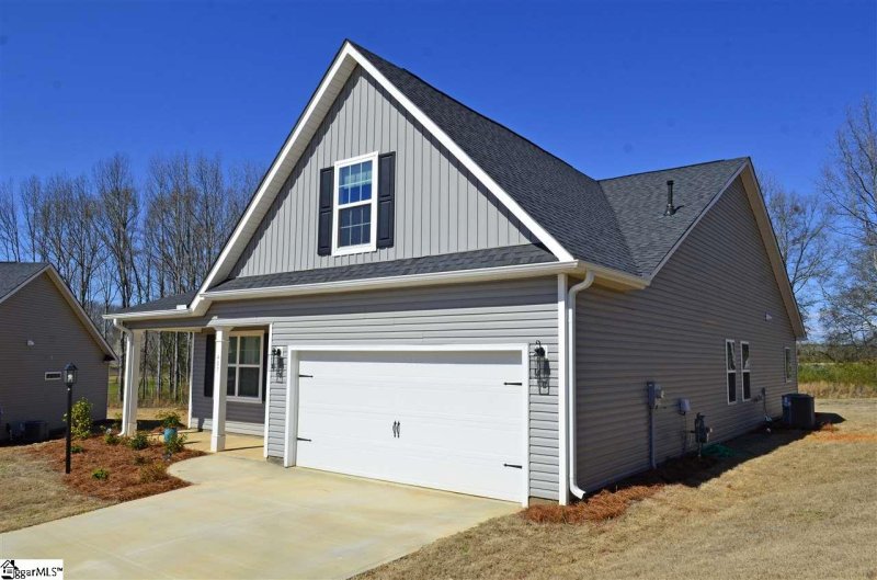 Property image 3 at 407 Sage Glen Drive, Piedmont, SC 29673