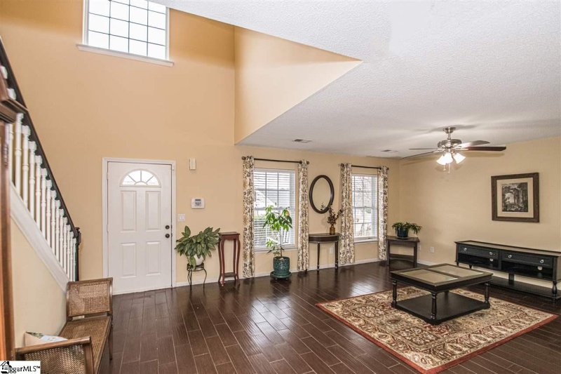 Property image 4 at 302 Crescentwood Court, Taylors, SC 29687